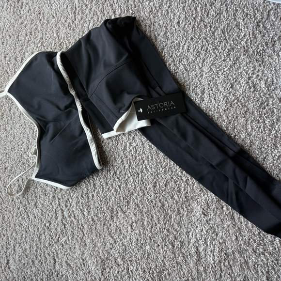 Astoria Activewear Gray Leggings - Picture 2 of 3
